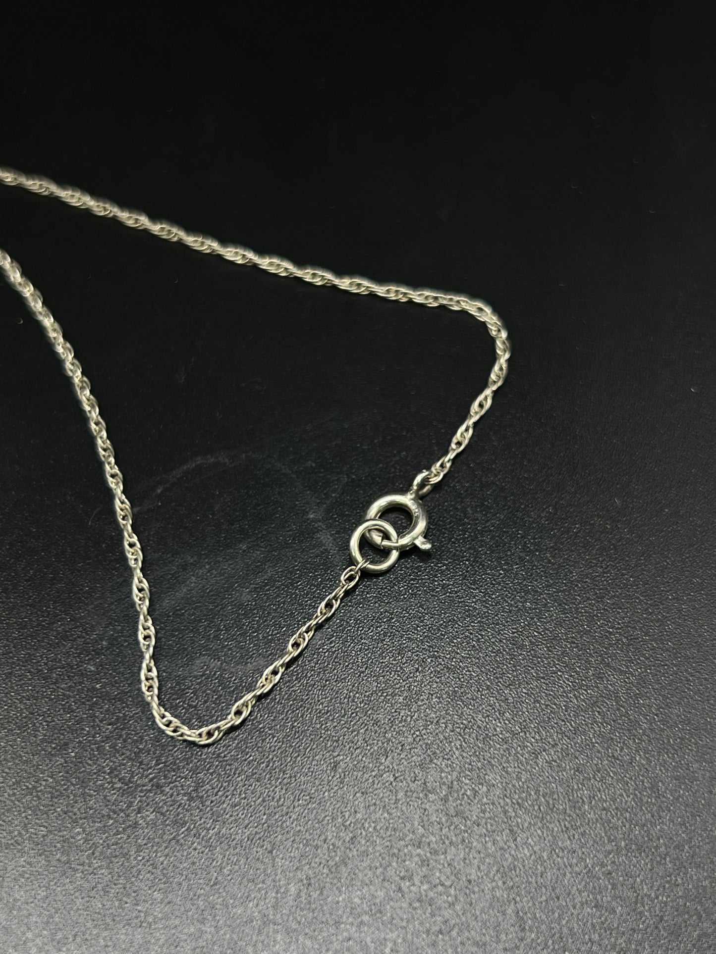 Pre-loved 925 Silver Pendant/Necklace 16”