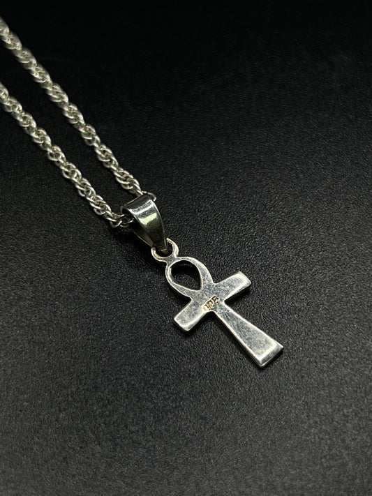 Pre-loved 925 Silver Cross Pendant and Loose Rope Necklace