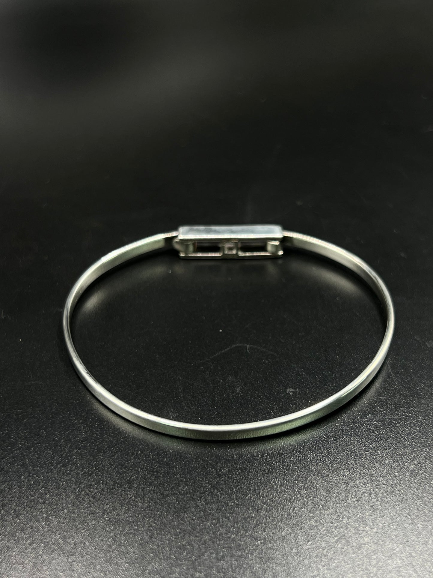 Pre-loved 925 Silver Aquamarine Bangle