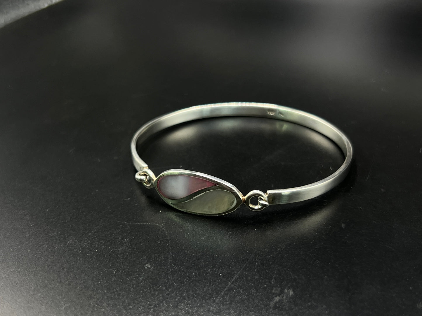 Pre-loved 925 Silver Mother Of Pearl Bangle